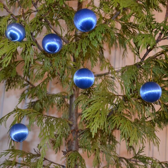 Holiday Ornaments 7 Small Balls Shiny Blue Styrofoam Nylon Threaded Handmade - Picture 1 of 6
